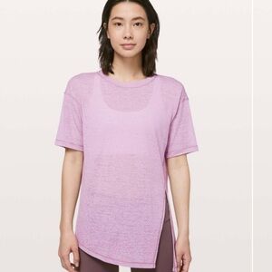 Lululemon Sneak Out Short Sleeve Split Hem Top Antoinette
Size 2